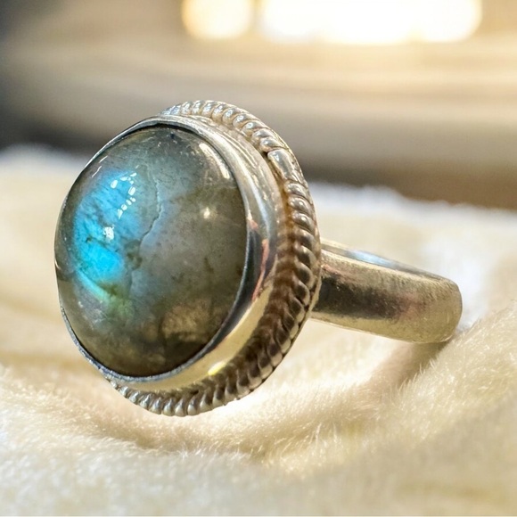 Signed Labradorite Sterling Silver Ring (7.5) - Picture 1 of 9
